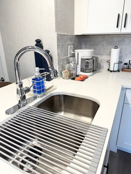 Building Photo - 2743 34th Ave N