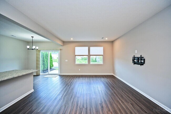 Building Photo - 1538 Summerview Ln