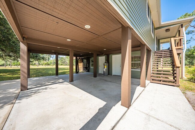 Building Photo - Serene 3-Bedroom Home on 1 Acre Lot