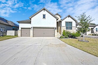 Building Photo - 588 Vale Ct