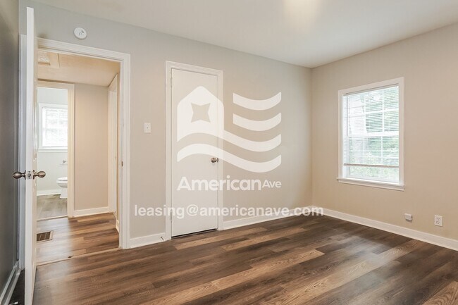 Building Photo - 1009 Ozark Ct