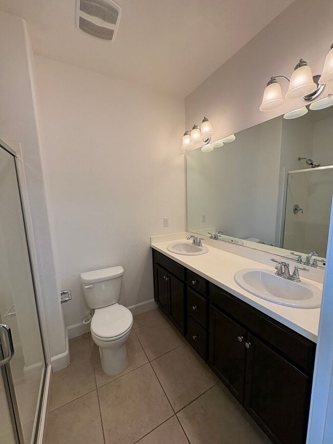 Building Photo - Tulare Home coming soon!