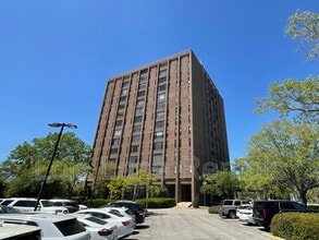 Building Photo - 14 Lockwood Dr