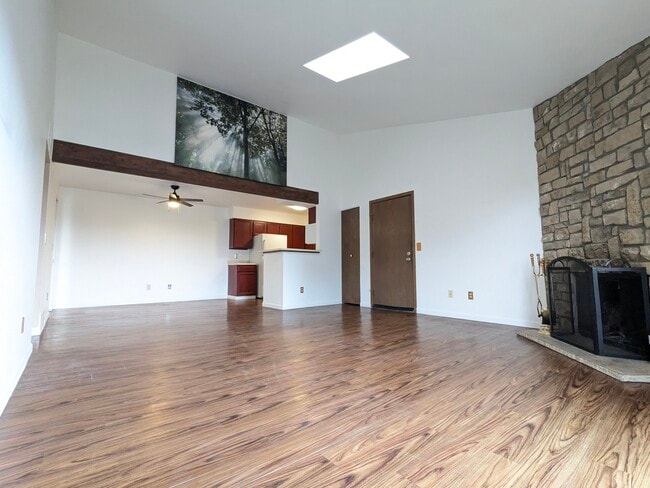Building Photo - 333 Wright St