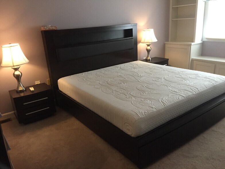 Building Photo - 24 Hudson Point Ln