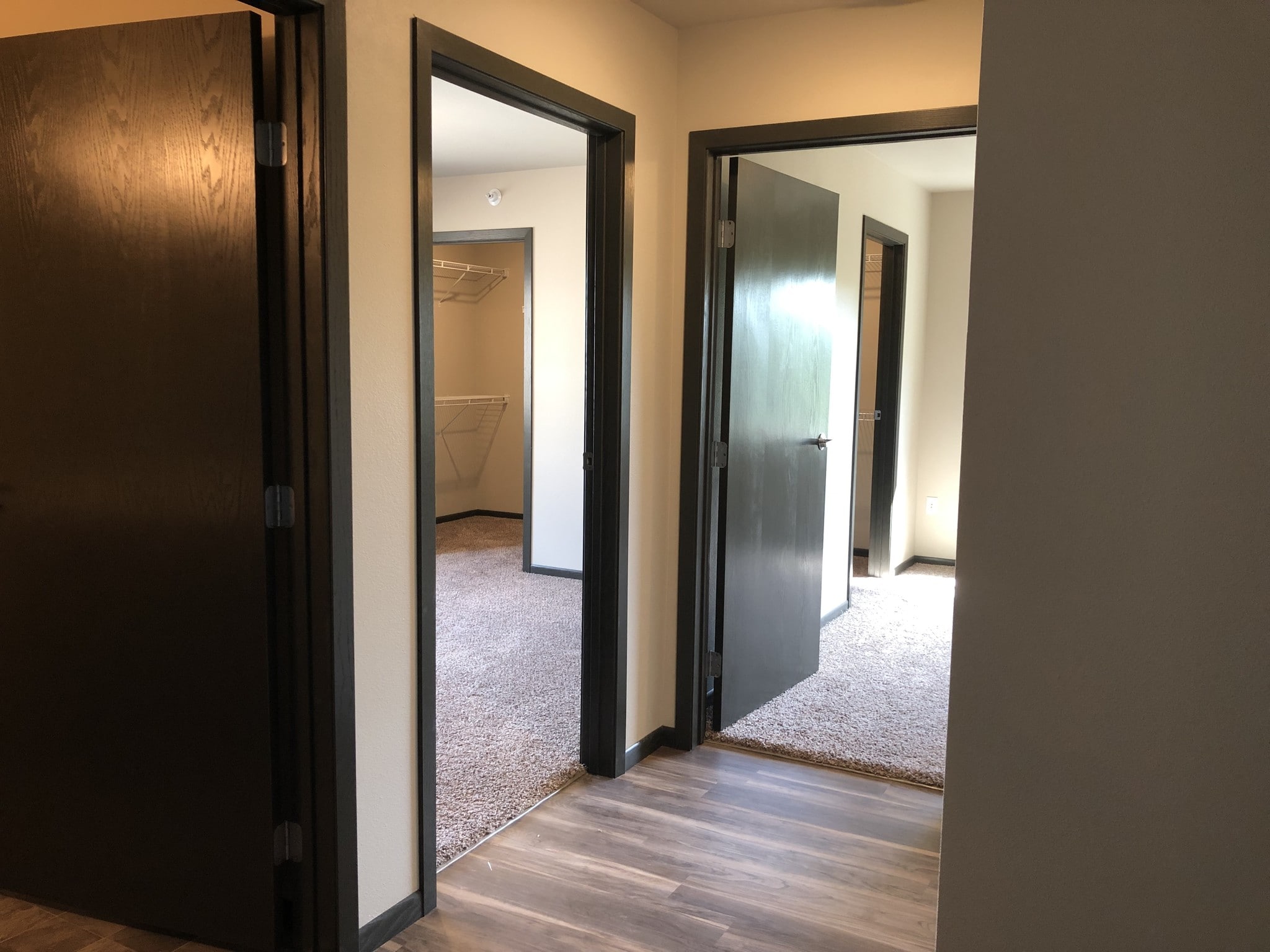 Building Photo - 913 Main Ave