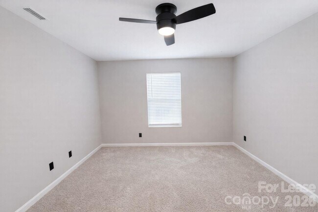 Building Photo - 12881 Clydesdale Dr