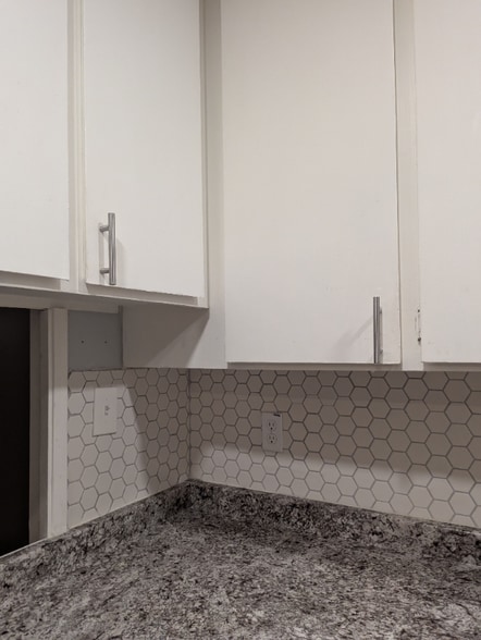 Building Photo - 709 Adeline Pl