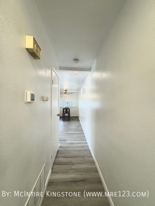 Building Photo - CALL FOR MOVE-IN SPECIALS! Spacious 2BD/1B...