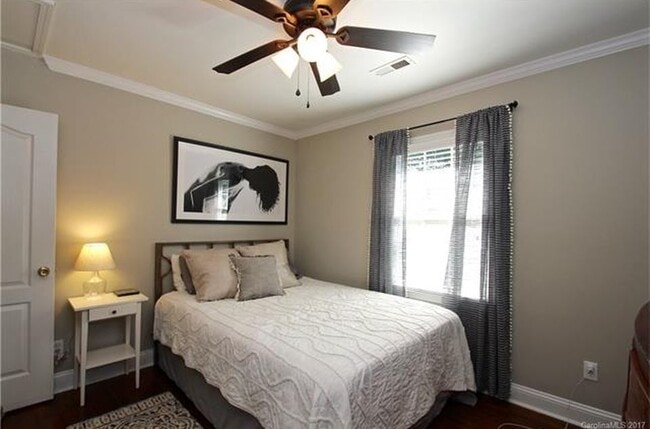 Building Photo - Beautiful Home in the Heart of NoDa!