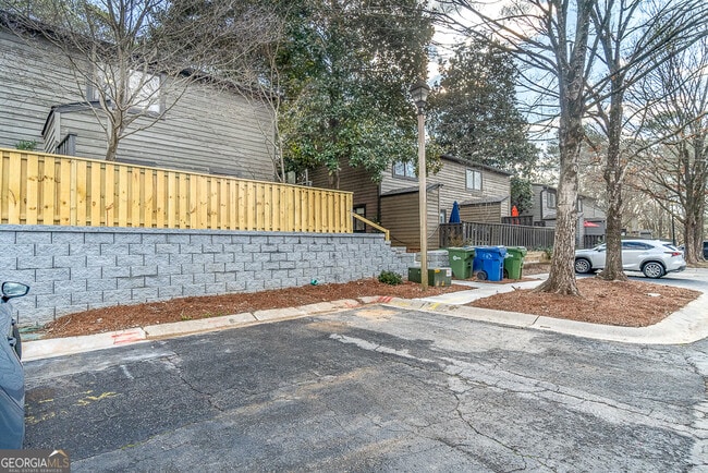 Building Photo - 302 Cedar Chase Cir NE