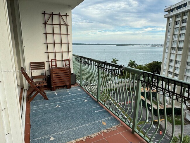 Building Photo - 1408 Brickell Bay Dr