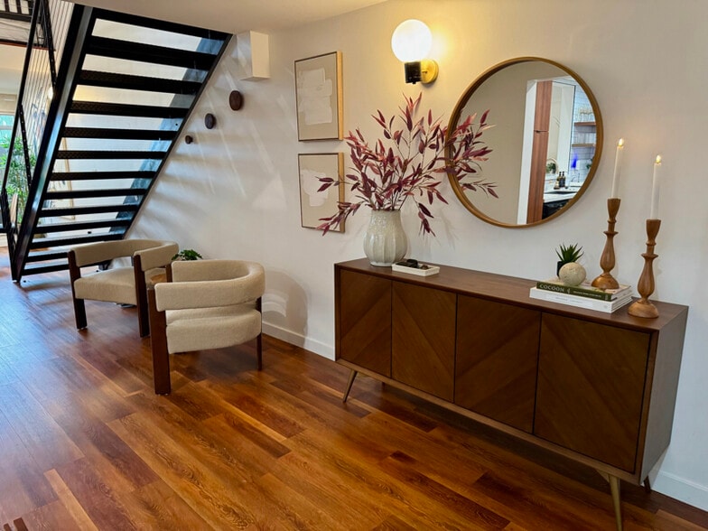 Building Photo - 828 Innes Ave