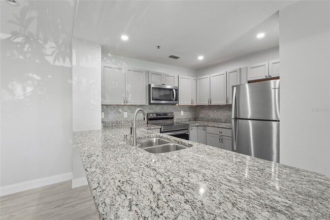 Building Photo - 4045 Crockers Lake Blvd