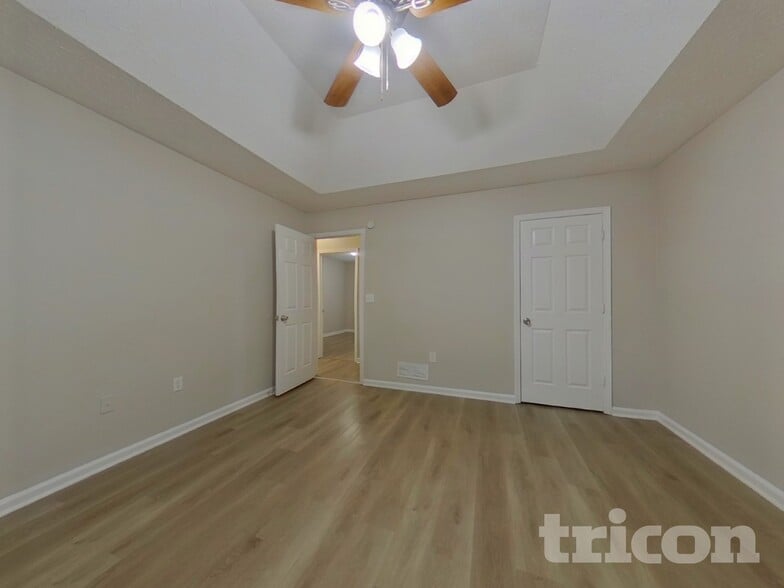 Building Photo - 2211 Ashton Dr