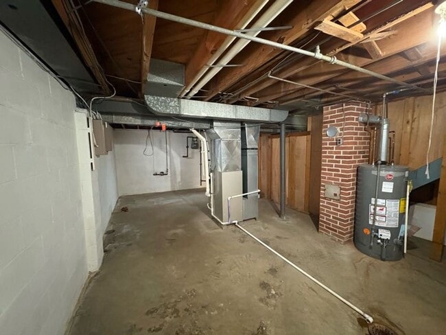 Building Photo - Three bedroom one bathroom home for rent in Perry