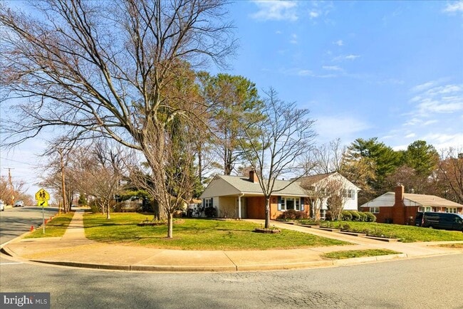 Building Photo - 8016 Gosport Ln
