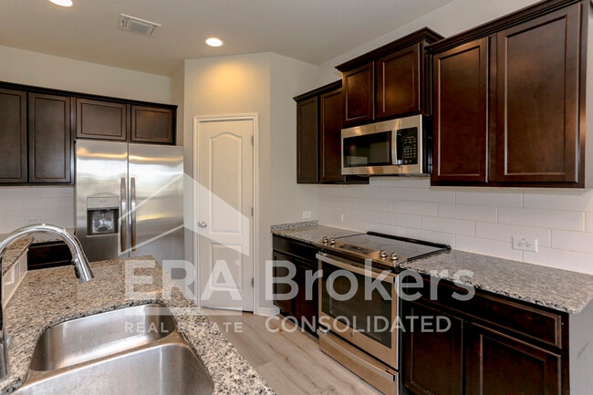 Building Photo - 1236 Grand Oak Trl