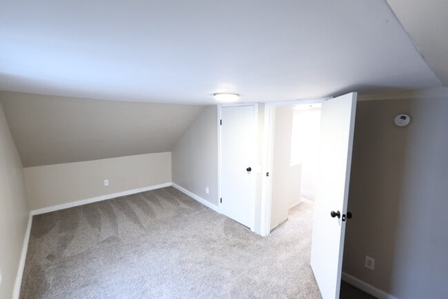 Building Photo - 1445 Woodbirch Ave