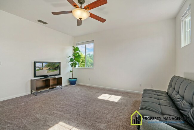 Building Photo - Charming 3-4 Bedroom Home with Top-Rated S...