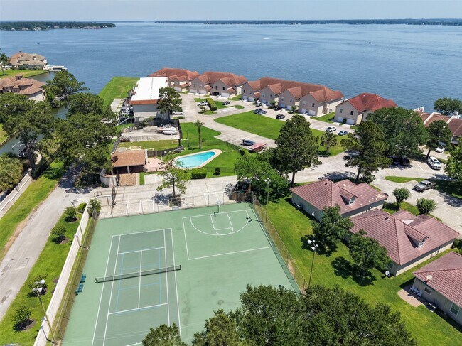 Building Photo - 16 Regency Pt