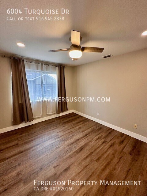 Building Photo - 6004 Turquoise Dr