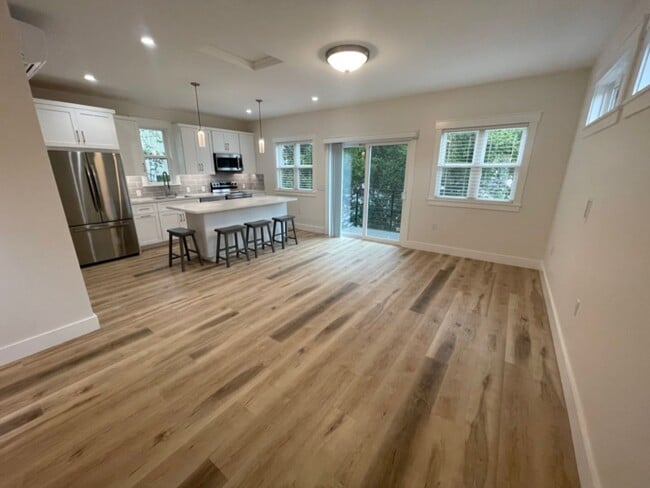 Building Photo - New 1bd/1ba ADU in Belmont! Private yard area with parking!