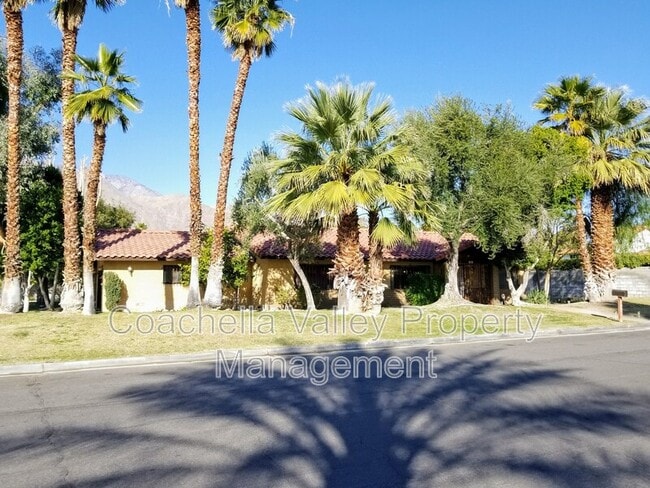 Building Photo - 567 N Hermosa Dr