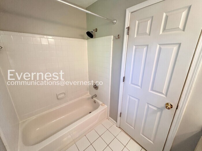 Building Photo - 2545 Waterstone Way