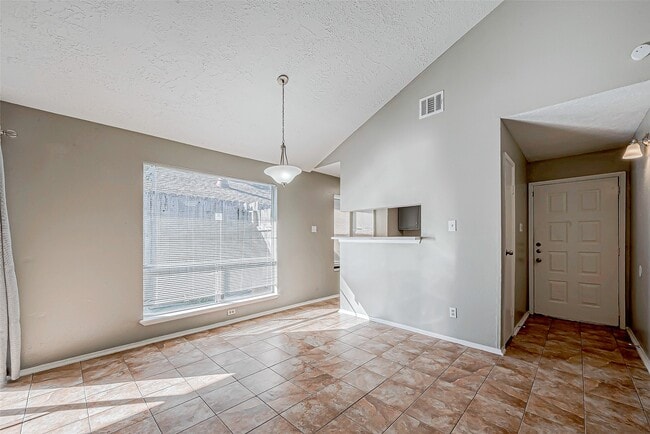 Building Photo - 5105 Beaver Hollow Dr