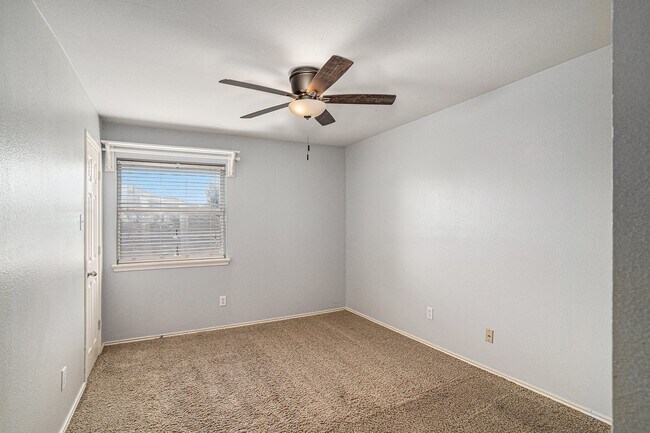 Primary Photo - 3816 Travis Blvd