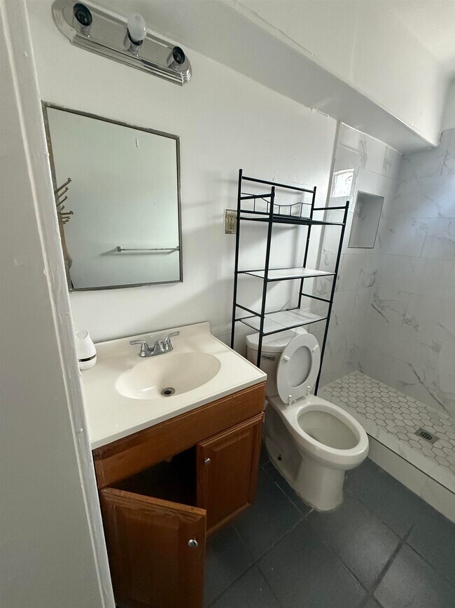Building Photo - 502 El Monte Loop