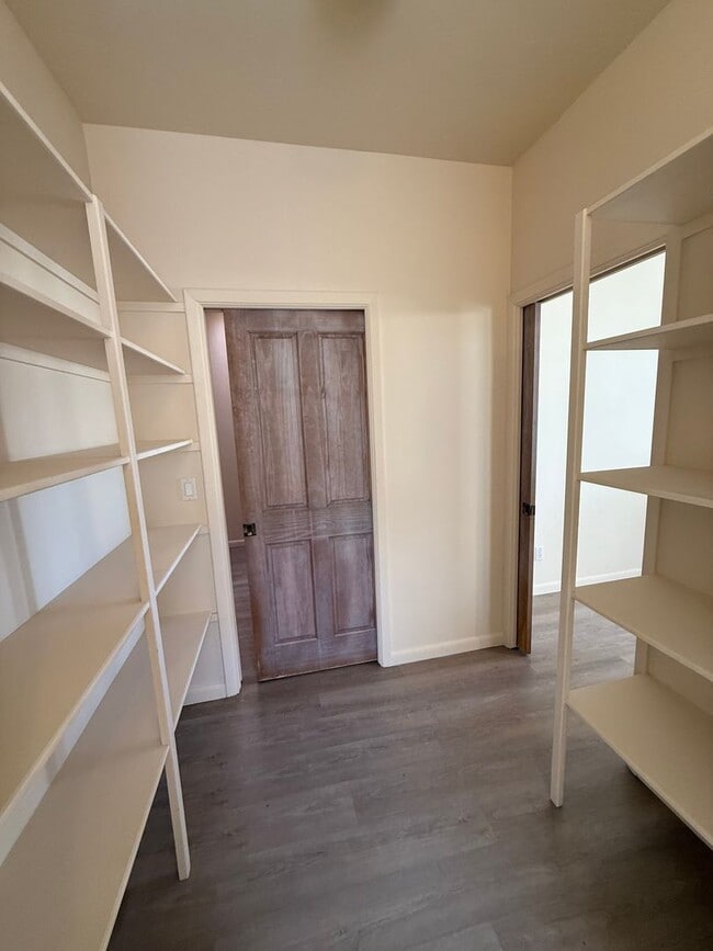 Building Photo - 1903 Coyote Ridge Dr