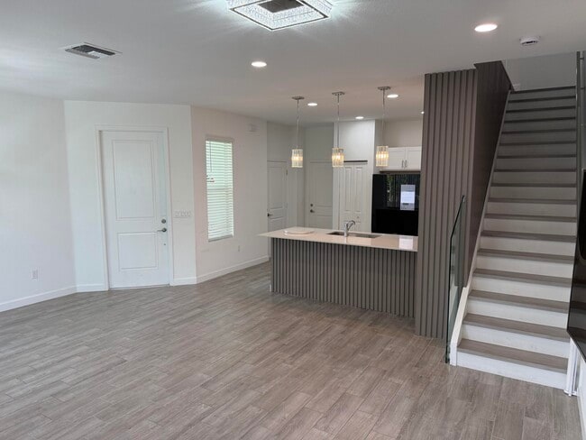 Building Photo - 4416 Hammock Grove Dr