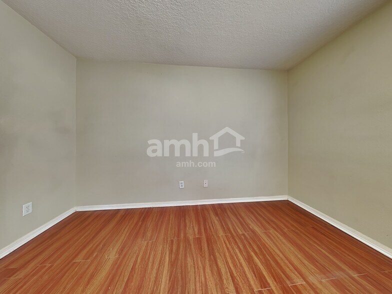 Building Photo - 517 Summer Sails Dr