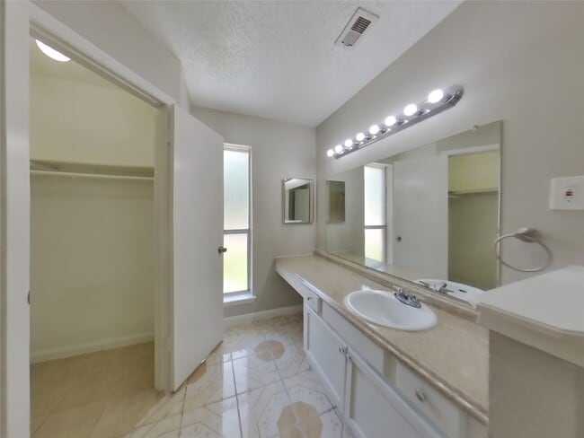 Building Photo - 7434 Tetela Dr