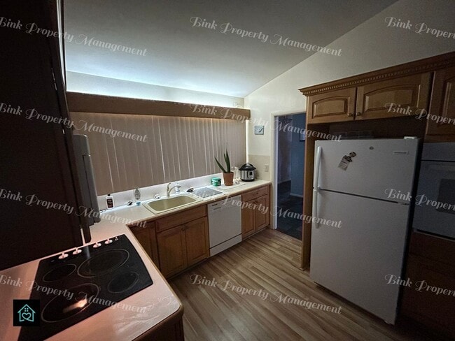 Building Photo - 9316 Southworth Ave