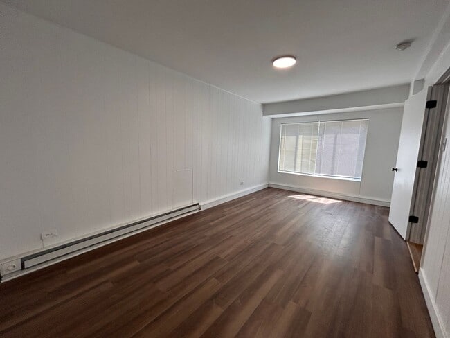 Building Photo - 3357 S Flamingo Way