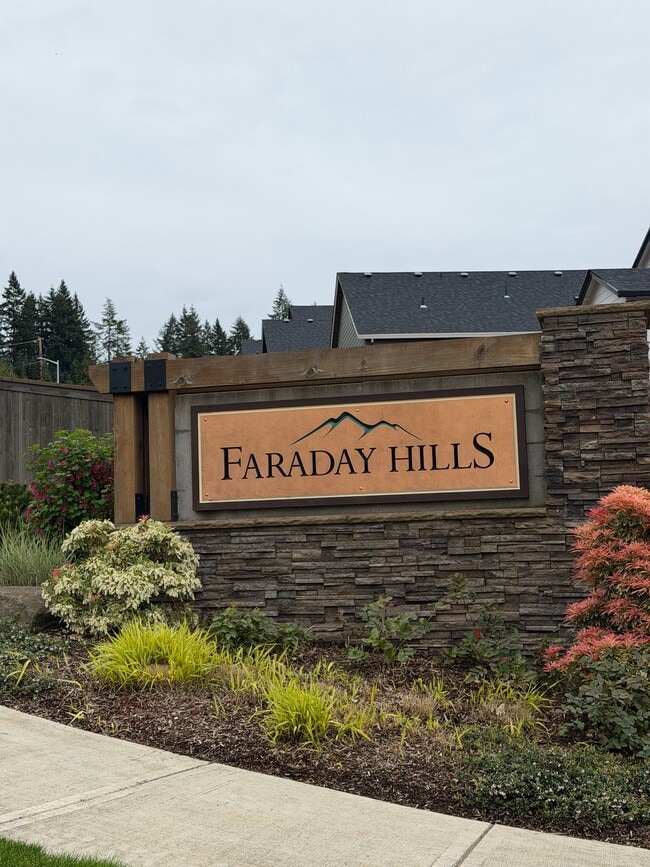 Building Photo - 995 NE Wildwood Dr