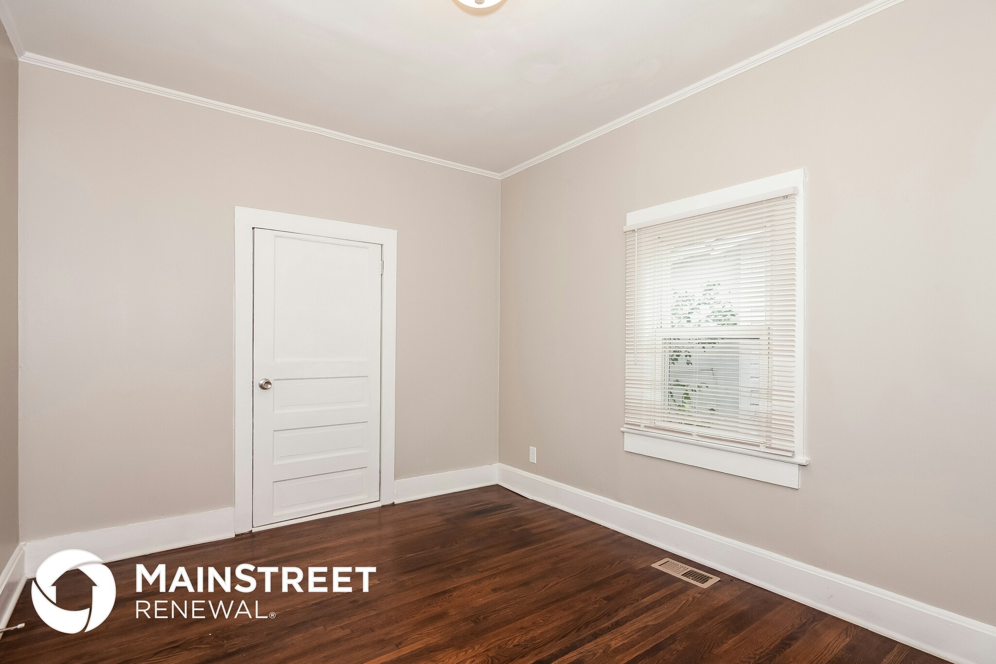 Building Photo - 2558 Hemphill St