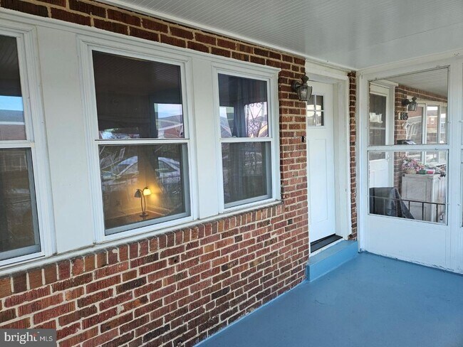 Building Photo - 803 Jeannette Ave