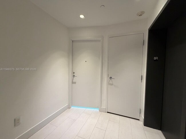 Building Photo - 2900 NE 7th Ave