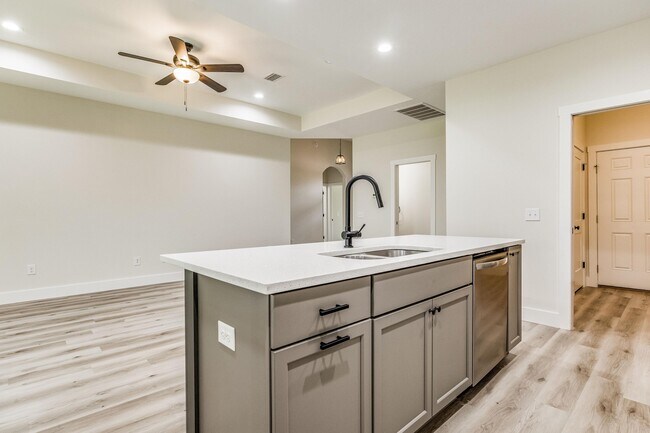 Building Photo - 6809 Water St