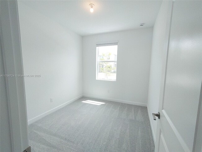 Building Photo - 522 Rivergrass St