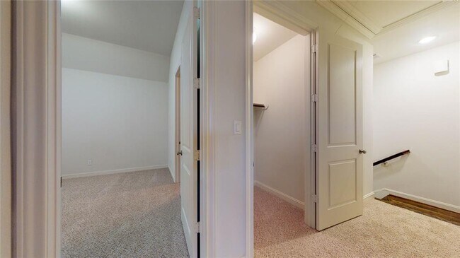 Building Photo - 1708 Upland Lakes