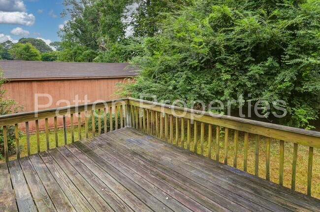 Building Photo - 104-106 Cherry Hall Drive - Outside CoC - TMS#004330-02-018