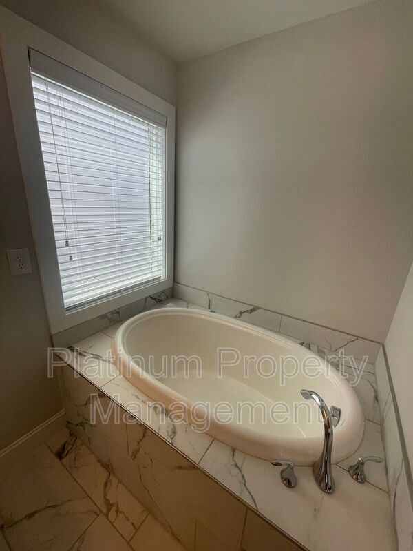 Building Photo - 2312 Echelon Ln