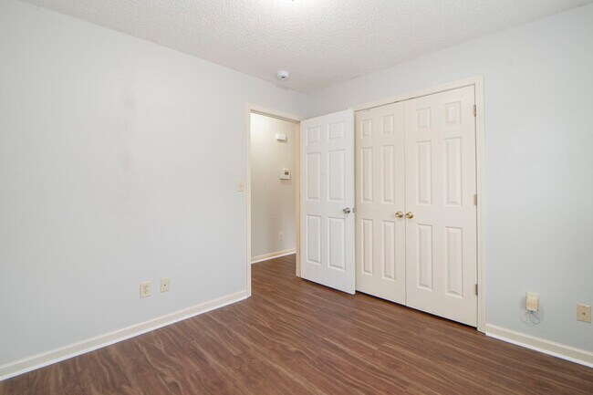 Building Photo - 3256 N Senseney Cir