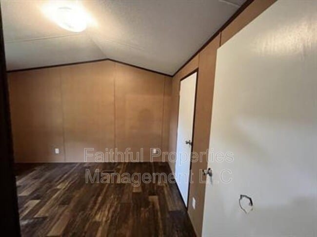 Building Photo - 10531 Shadow Wood Cir