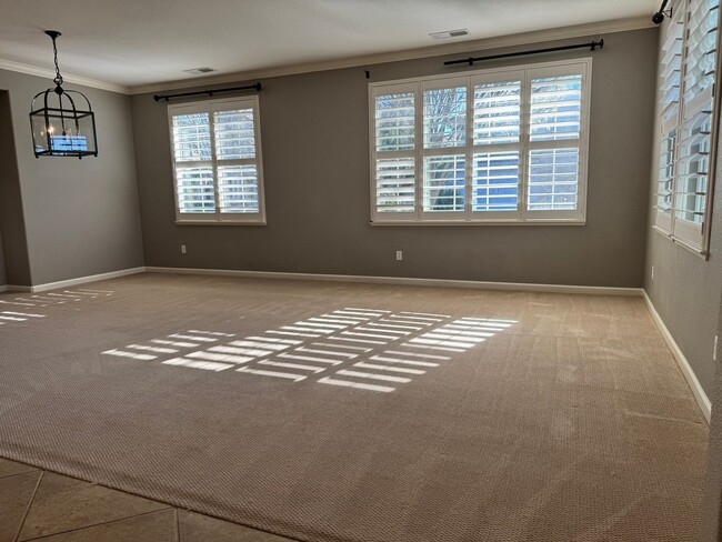 Building Photo - Beautiful 3 bedroom in Whitney Ranch